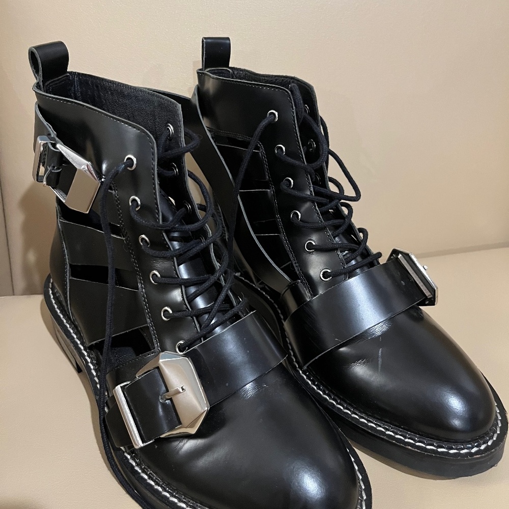 ASOS DESIGN Wide Fit Premium Archer leather cut out ankle boots